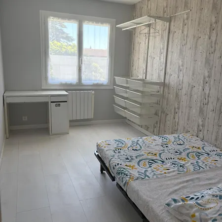 Hébergement de vacances Maison 3 Piscine Partagée *